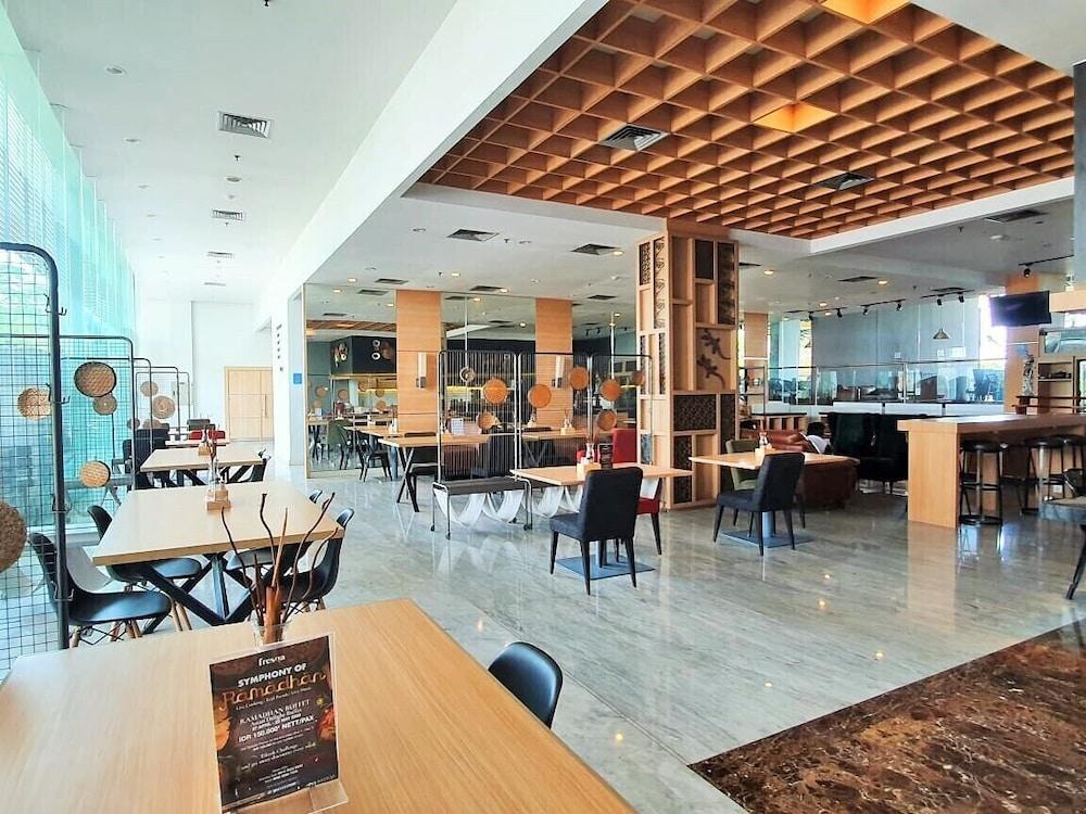 Batiqa Hotel & Apartments Karawang Ngoại thất bức ảnh