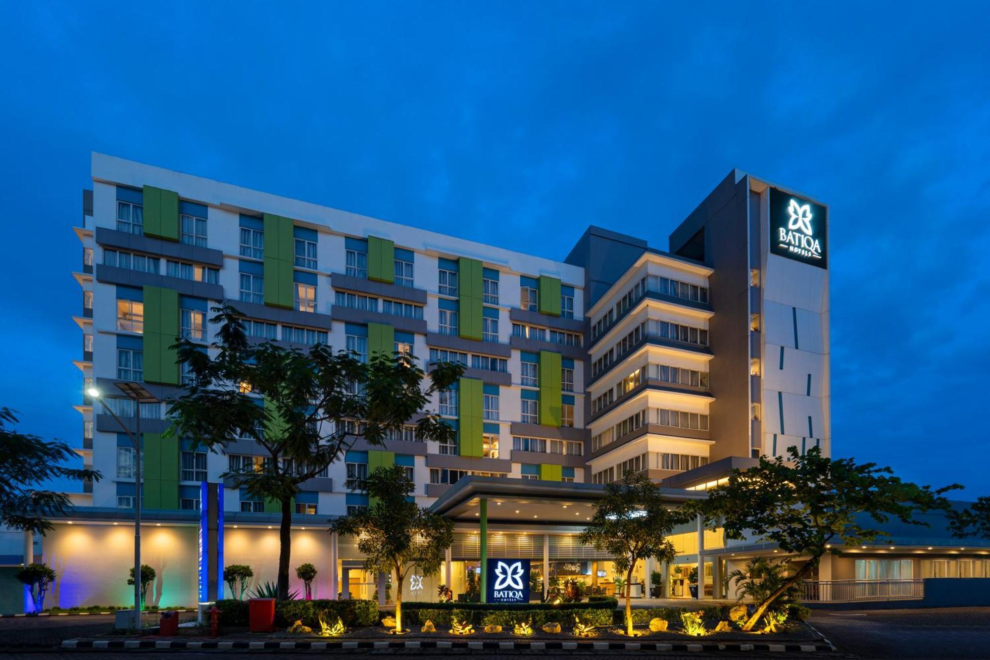 Batiqa Hotel & Apartments Karawang Ngoại thất bức ảnh