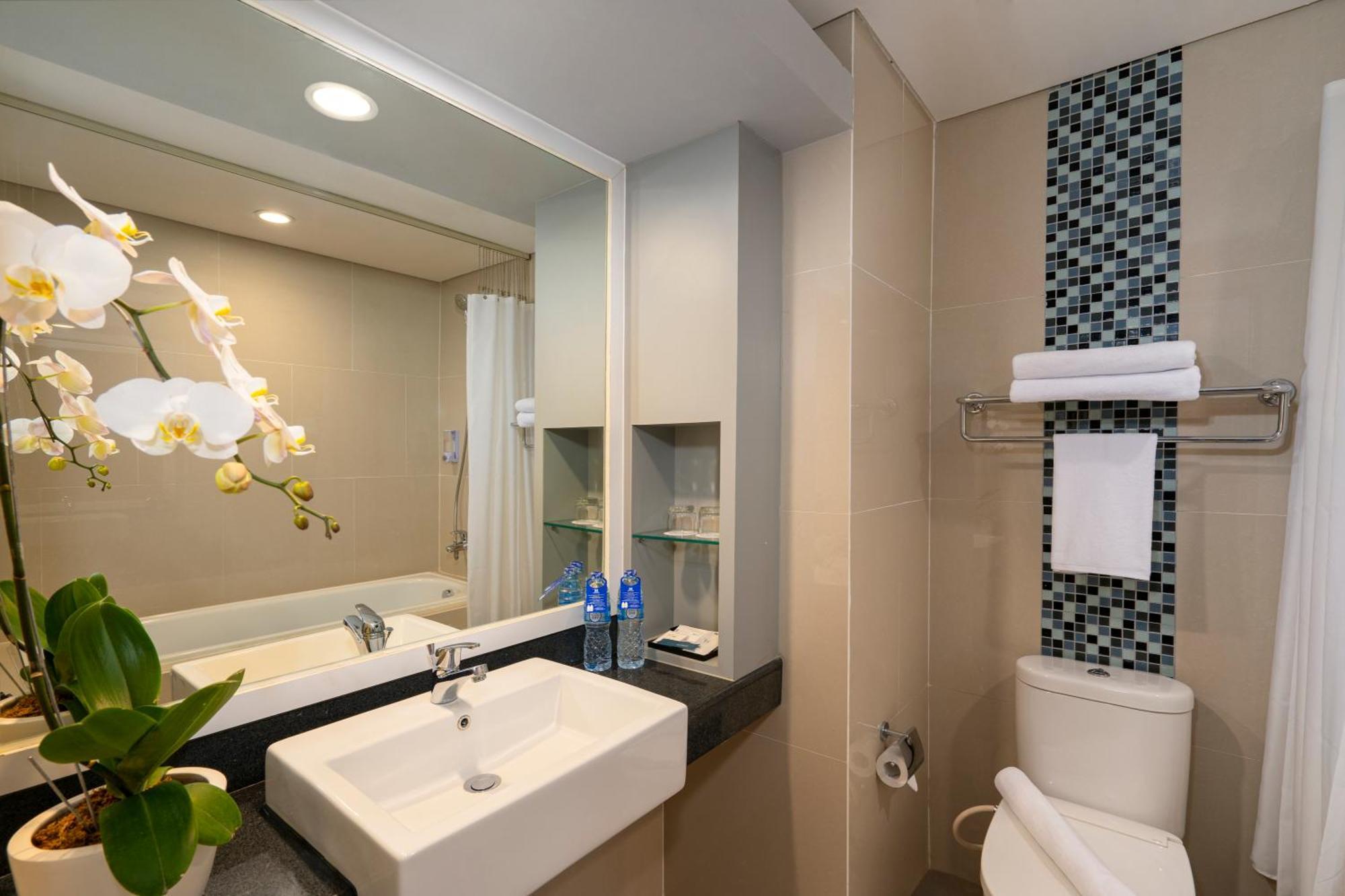 Batiqa Hotel & Apartments Karawang Ngoại thất bức ảnh