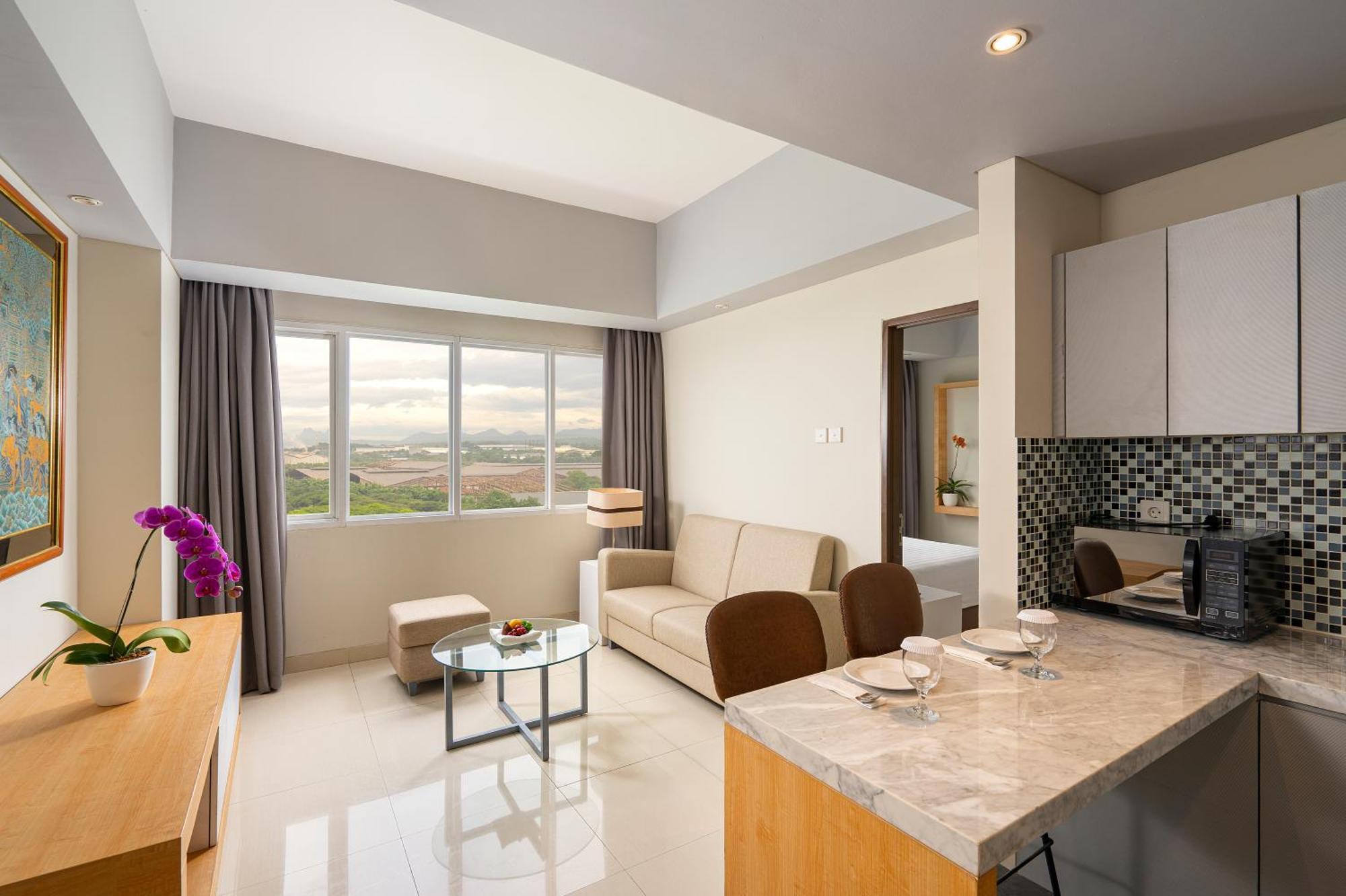 Batiqa Hotel & Apartments Karawang Ngoại thất bức ảnh