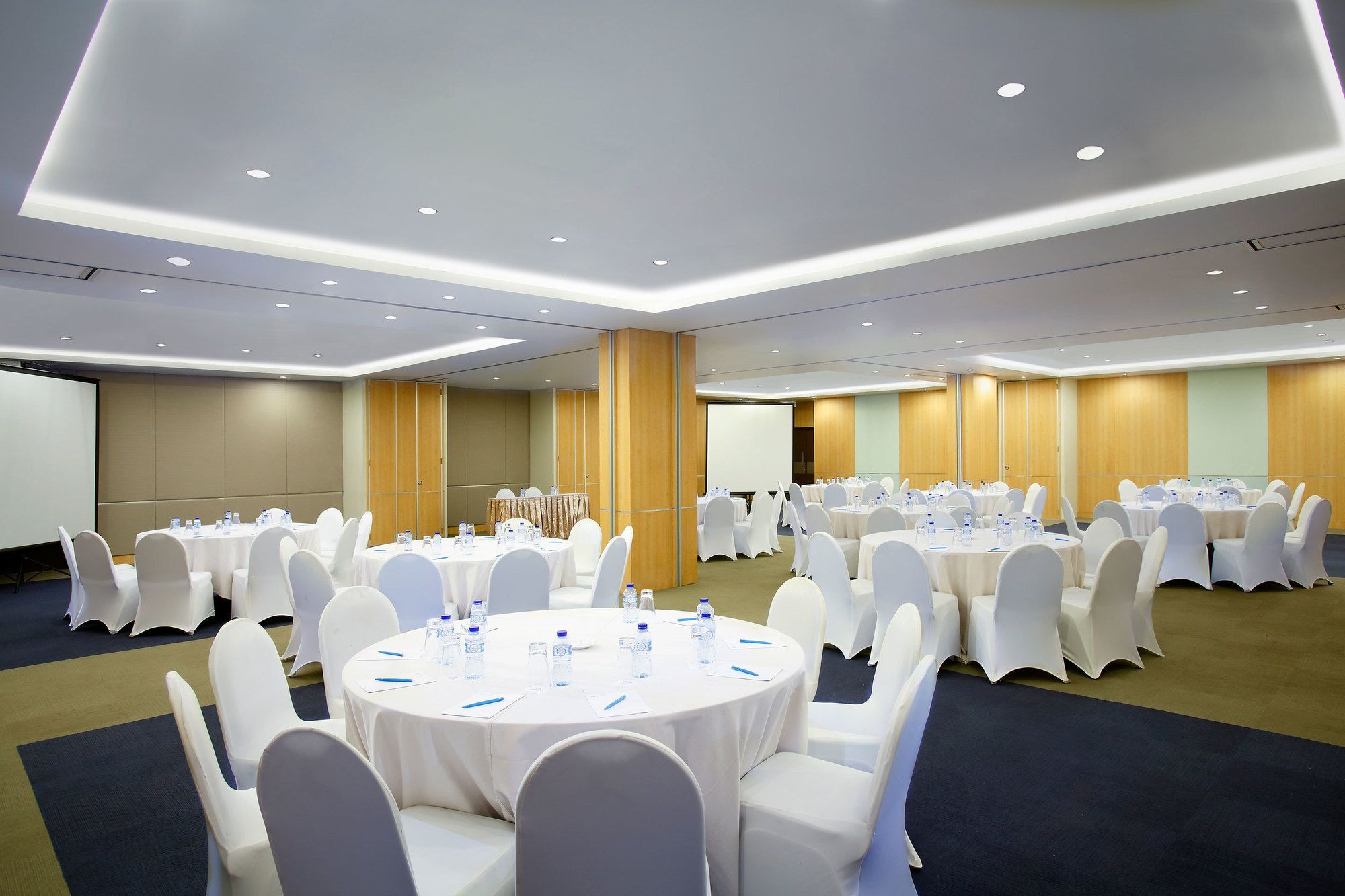 Batiqa Hotel & Apartments Karawang Ngoại thất bức ảnh