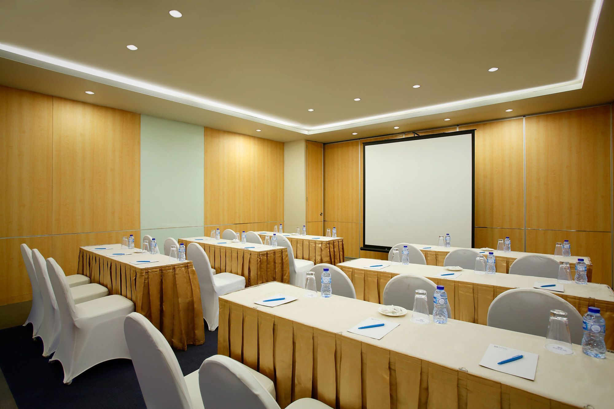 Batiqa Hotel & Apartments Karawang Ngoại thất bức ảnh